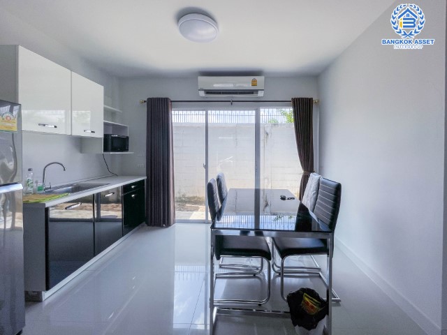 *****ทาวน์เฮ้าส์มือสองย่านกรุงเทพฯ ม.ศุภาลัยวิลล์ เพชรเกษม69 เนื้อที่มากถึง 19.1 ตร.ว. ฟังก์ชัน 3 ห้องนอน 2 ห้องน้ำ 2 ที่จอดรถ บ้านใหม่ไม่เคยเข้าอยู่ แถมฟรี! 2 เครื่องปรับอากาศ 1 เครื่องทำน้ำอุ่น และเฟอร์ฯ ทั้งหมด บนทำเลเชื่อมต่อทุกการเดินทาง ถ.เพชรเกษม, ถ.พุทธมณฑลสาย3, ถ.บางบอน ใกล้เดอะมอล์ บางแค